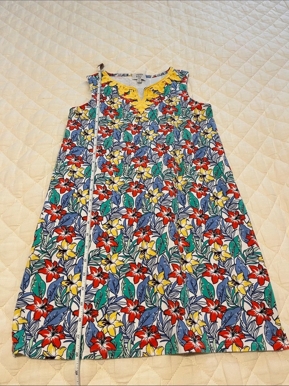 Crown & ivy Multicolor Lily Floral Shift Dress with Yellow Crochet Trim L 10/12
